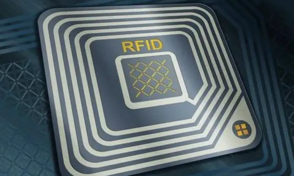 Difference between active and passive RFID tags